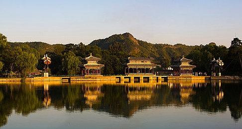 《女神异闻录4黄金版》欧美限时推出实体限定版