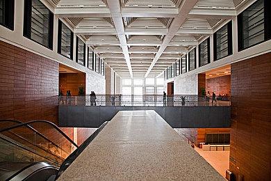 PS5《漫威蜘蛛侠2》全新海报 两位蜘蛛侠保护纽约